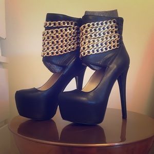 Black Platform Heel w Gold Chain Ankle Pump 41 11